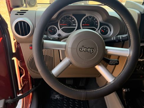 Used 2008 Jeep Wrangler Sahara AWD/4WD image 12