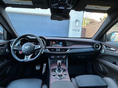 Used 2024 Alfa Romeo Stelvio Quadrifoglio image 15