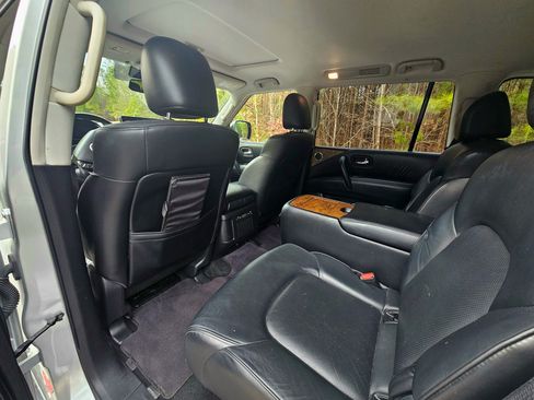 Used 2021 Nissan Armada SL w/ Captain's Chairs Package image 10
