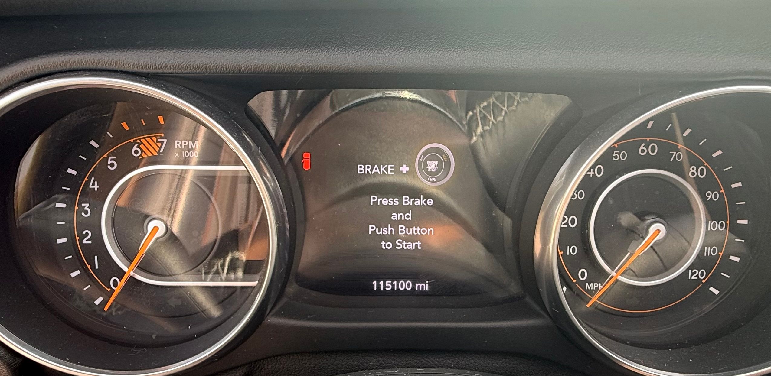 Used 2018 Jeep Wrangler Unlimited Sahara AWD/4WD image 9