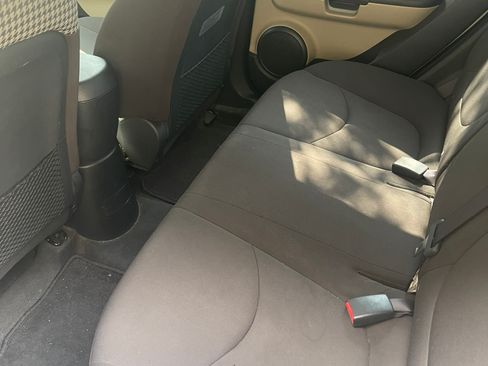 Used 2010 Kia Soul ! FWD image 11