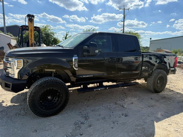 Used 2018 Ford F250 Lariat w/ Lariat Value Package AWD/4WD image 1