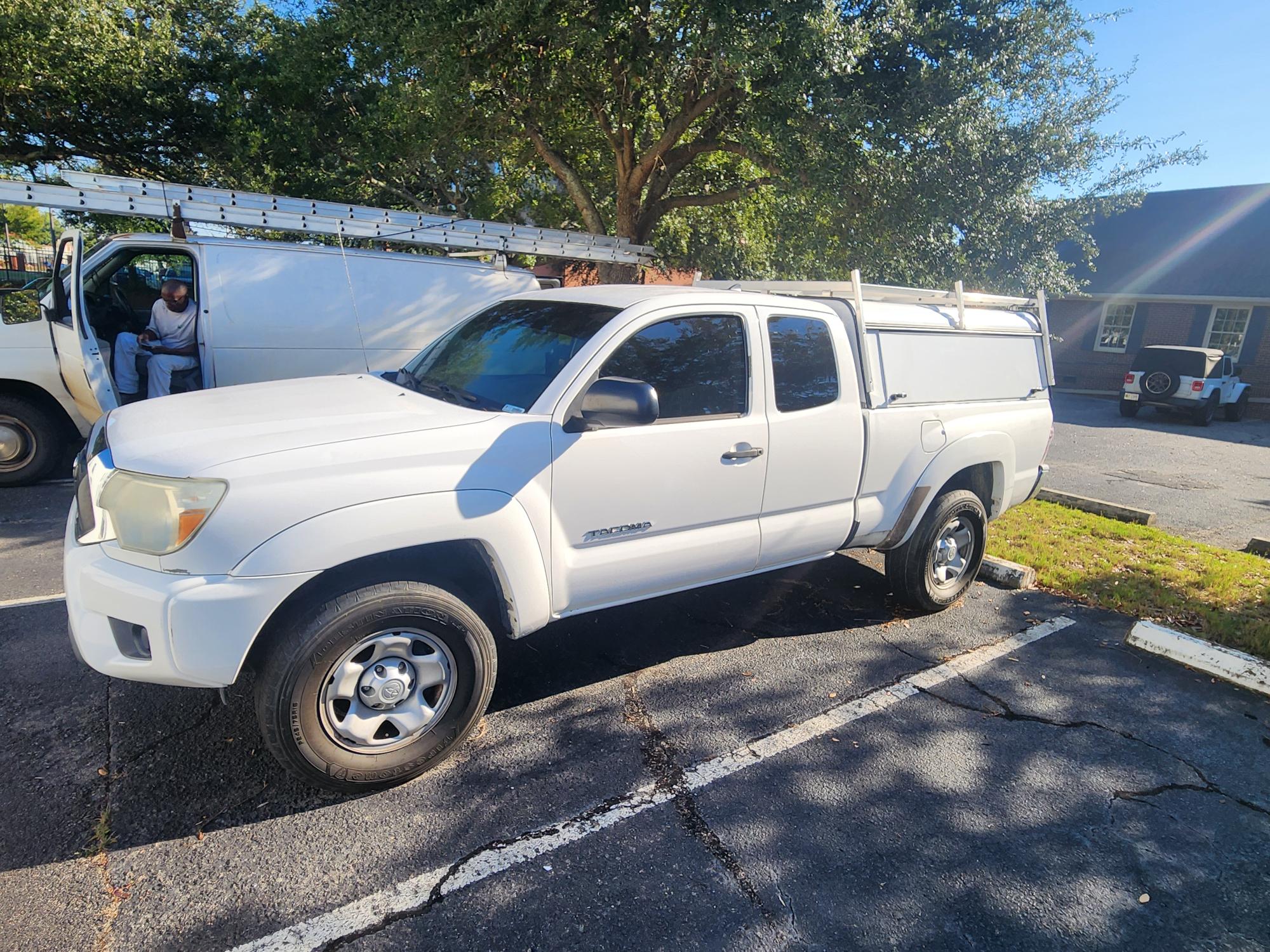 Used 2015 Toyota Tacoma 4x4 Access Cab w/ SR5 Package image 4
