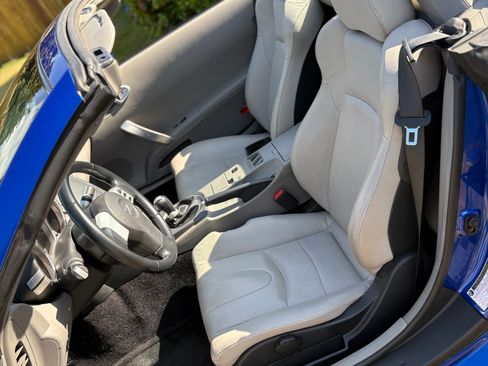 Used 2004 Nissan 350Z Touring RWD image 8
