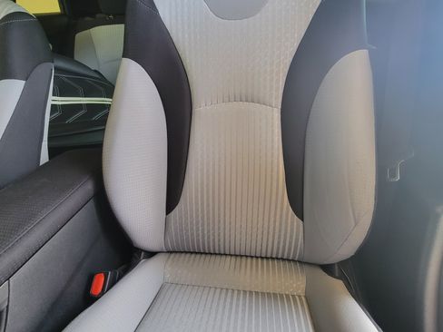 Used 2017 Toyota Prius Two image 11