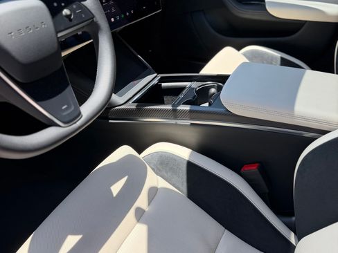 Used 2026 Tesla Model S Plaid AWD/4WD image 19