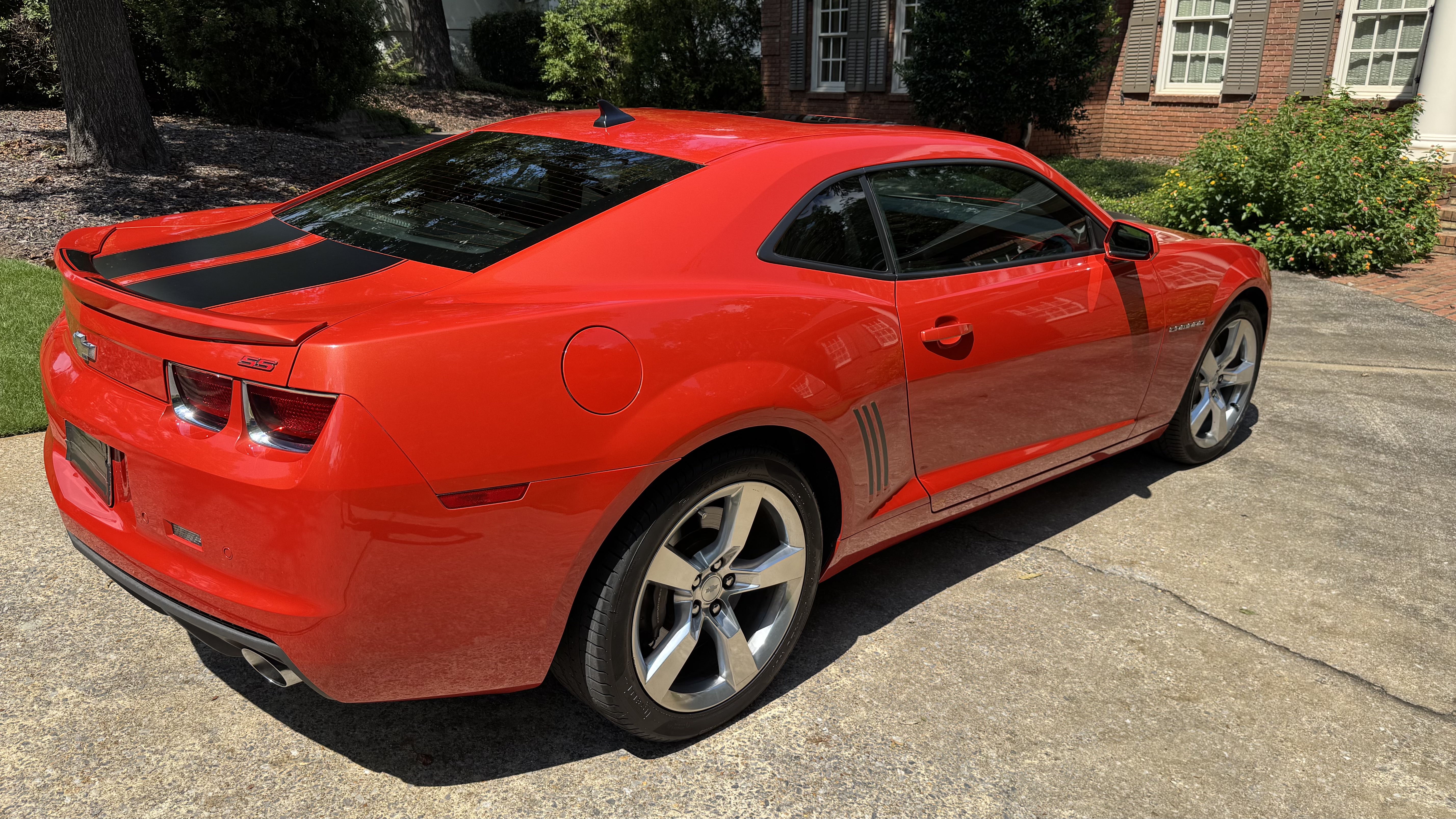 Used 2010 Chevrolet Camaro SS w/ RS Package RWD image 11