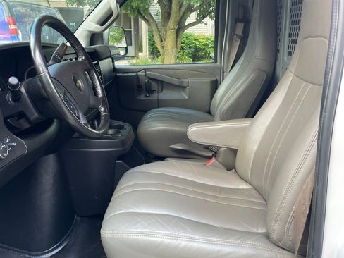 Used 2020 Chevrolet Express 3500 Regular Van 3D w/ Driver Convenience Package image 8