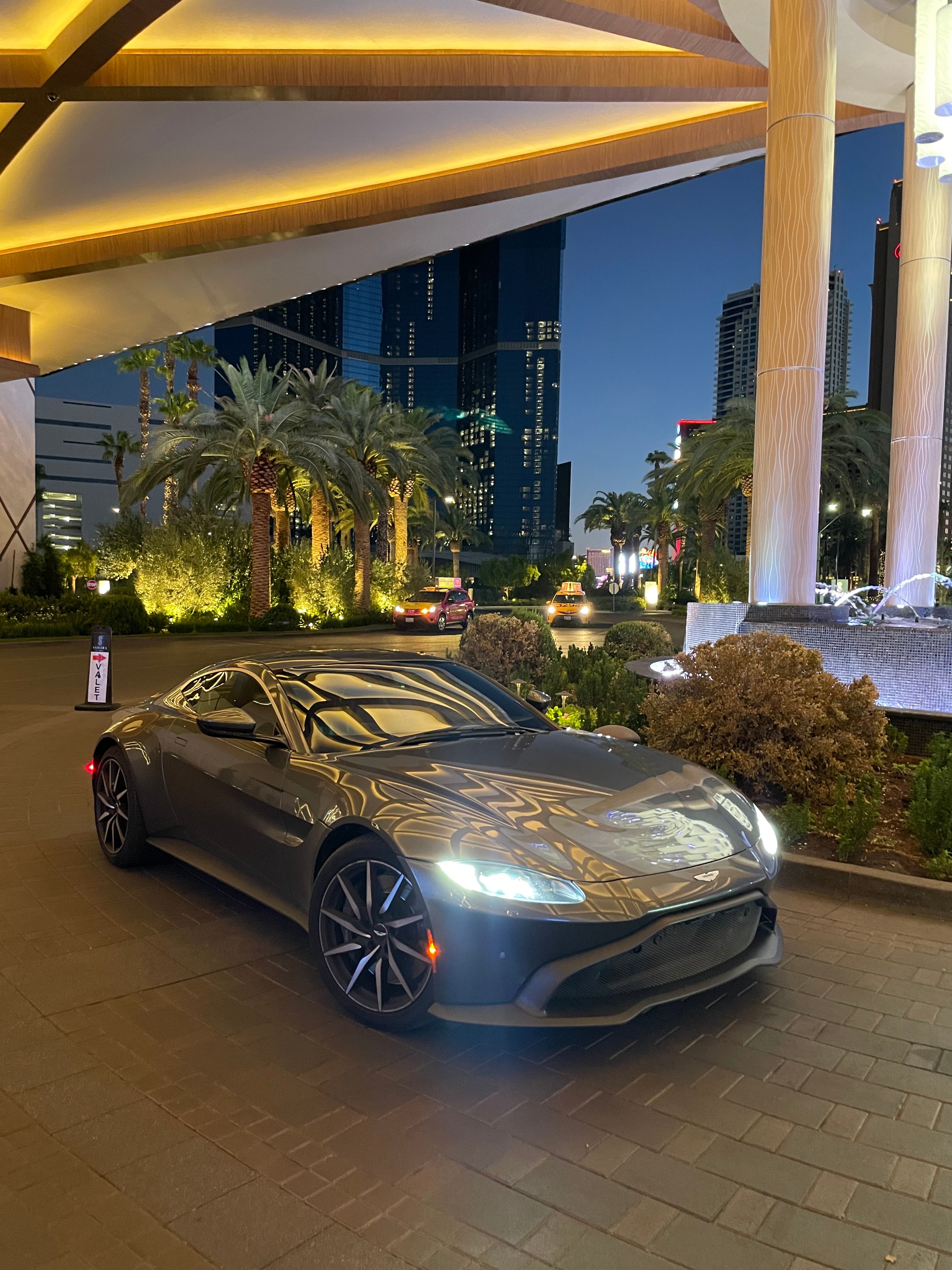 Used 2019 Aston Martin V8 Vantage Coupe RWD image 4