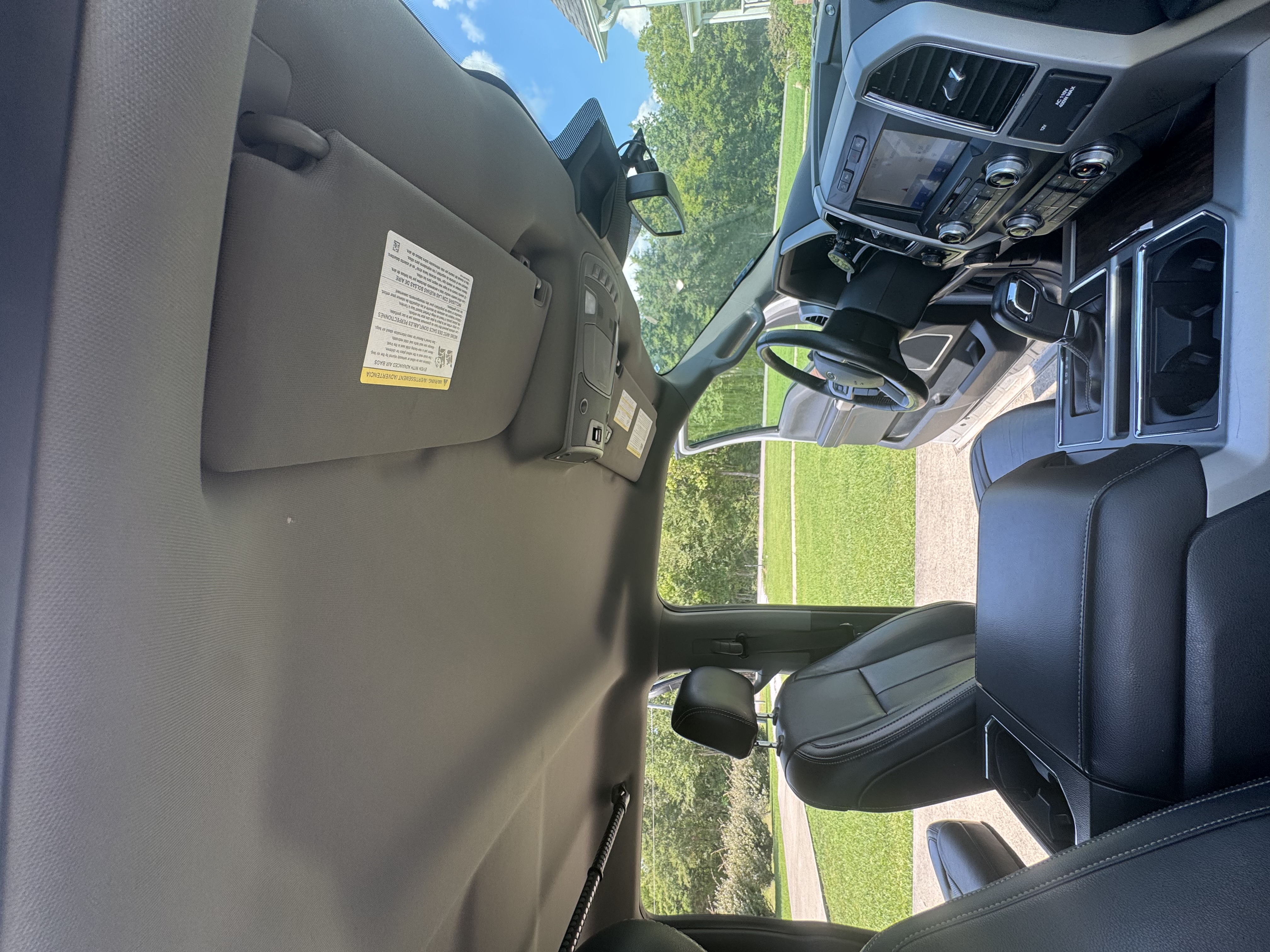 Used 2019 Ford F150 Lariat w/ Equipment Group 502A Luxury AWD/4WD image 26