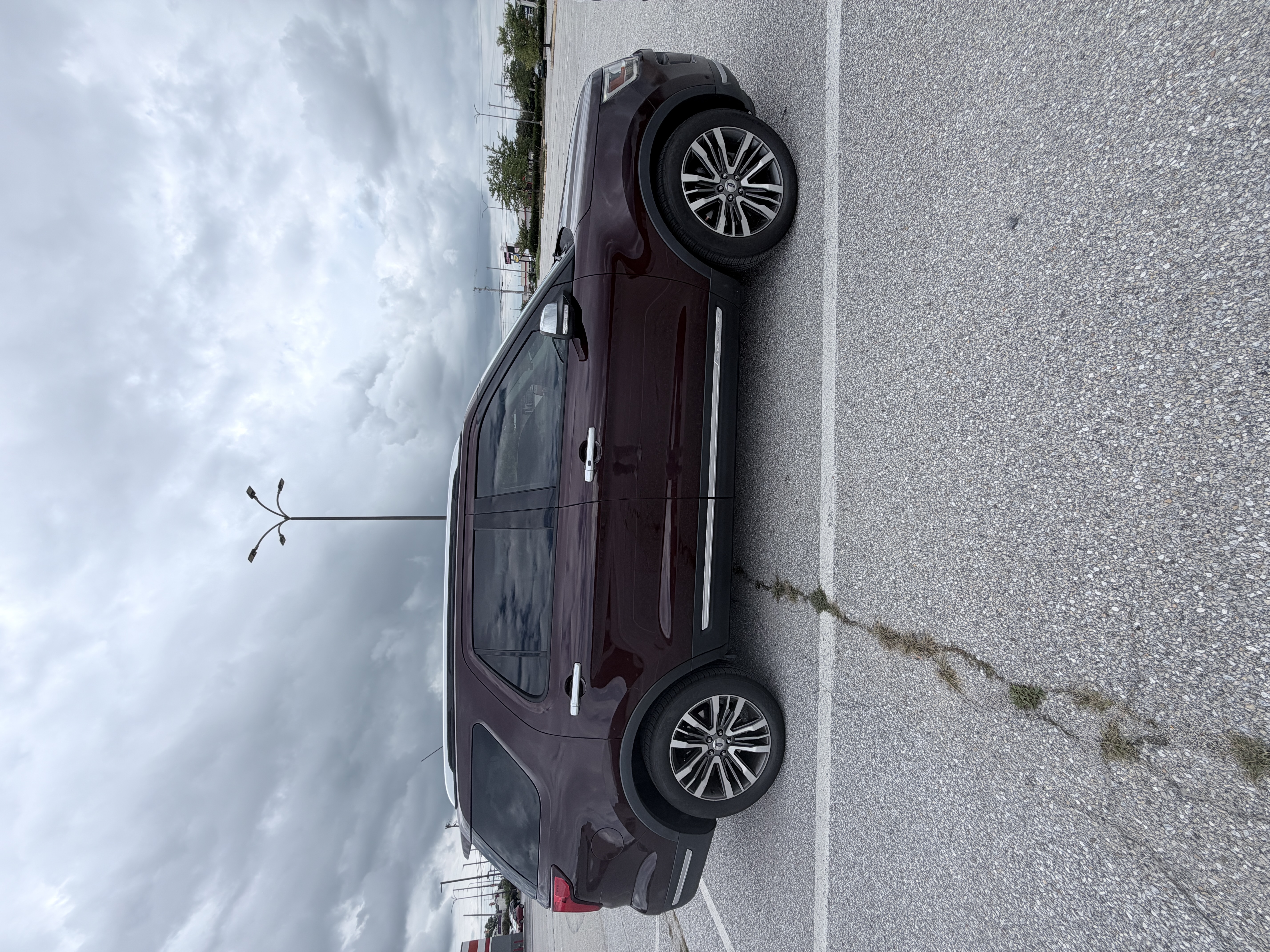 Used 2018 Ford Explorer Platinum AWD/4WD image 5