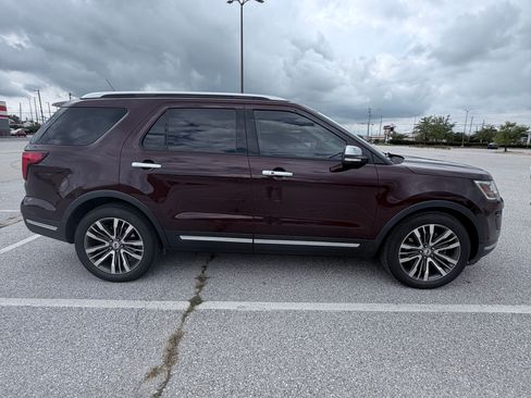 Used 2018 Ford Explorer Platinum AWD/4WD image 5