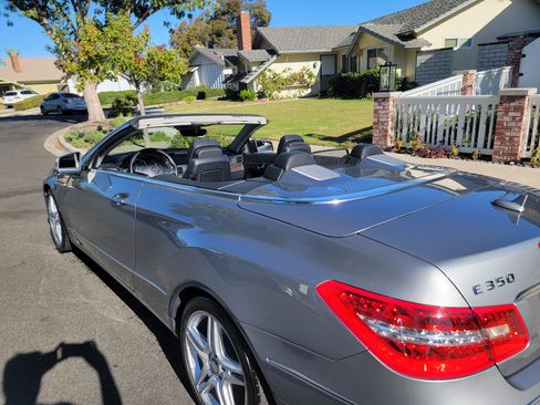 Used 2011 Mercedes-Benz E 350 Cabriolet image 4