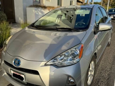 Used 2014 Toyota Prius C Three FWD image 6