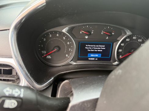 Used 2019 Chevrolet Equinox LT w/ Driver Convenience Package image 11