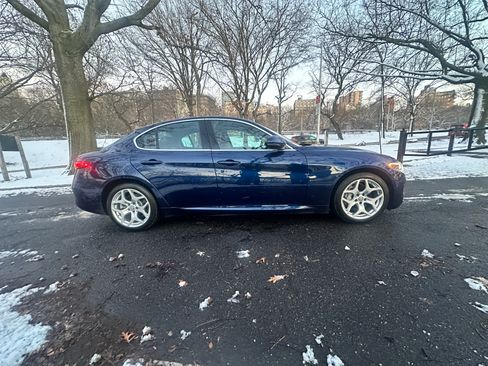 Used 2021 Alfa Romeo Giulia Ti AWD/4WD image 8