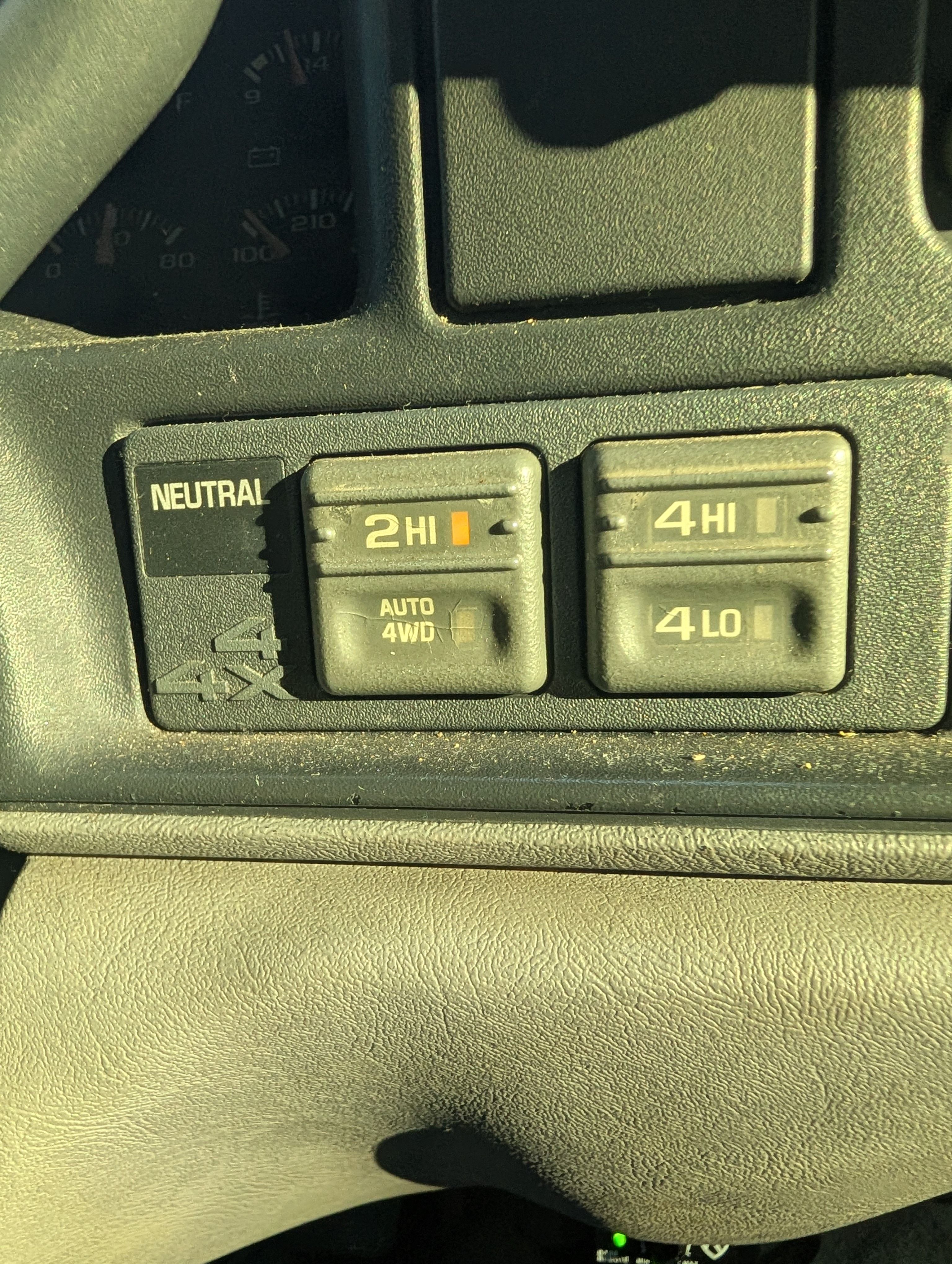 Used 1999 Chevrolet Tahoe 4WD 2-Door w/ Preferred Equipment Group image 19