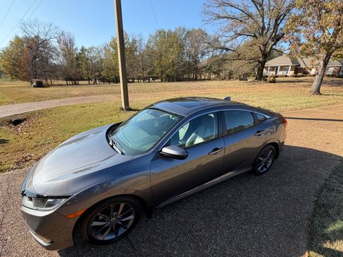 Used 2020 Honda Civic EX-L image 11