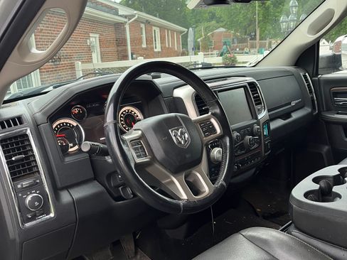 Used 2017 RAM 1500 Laramie AWD/4WD image 13