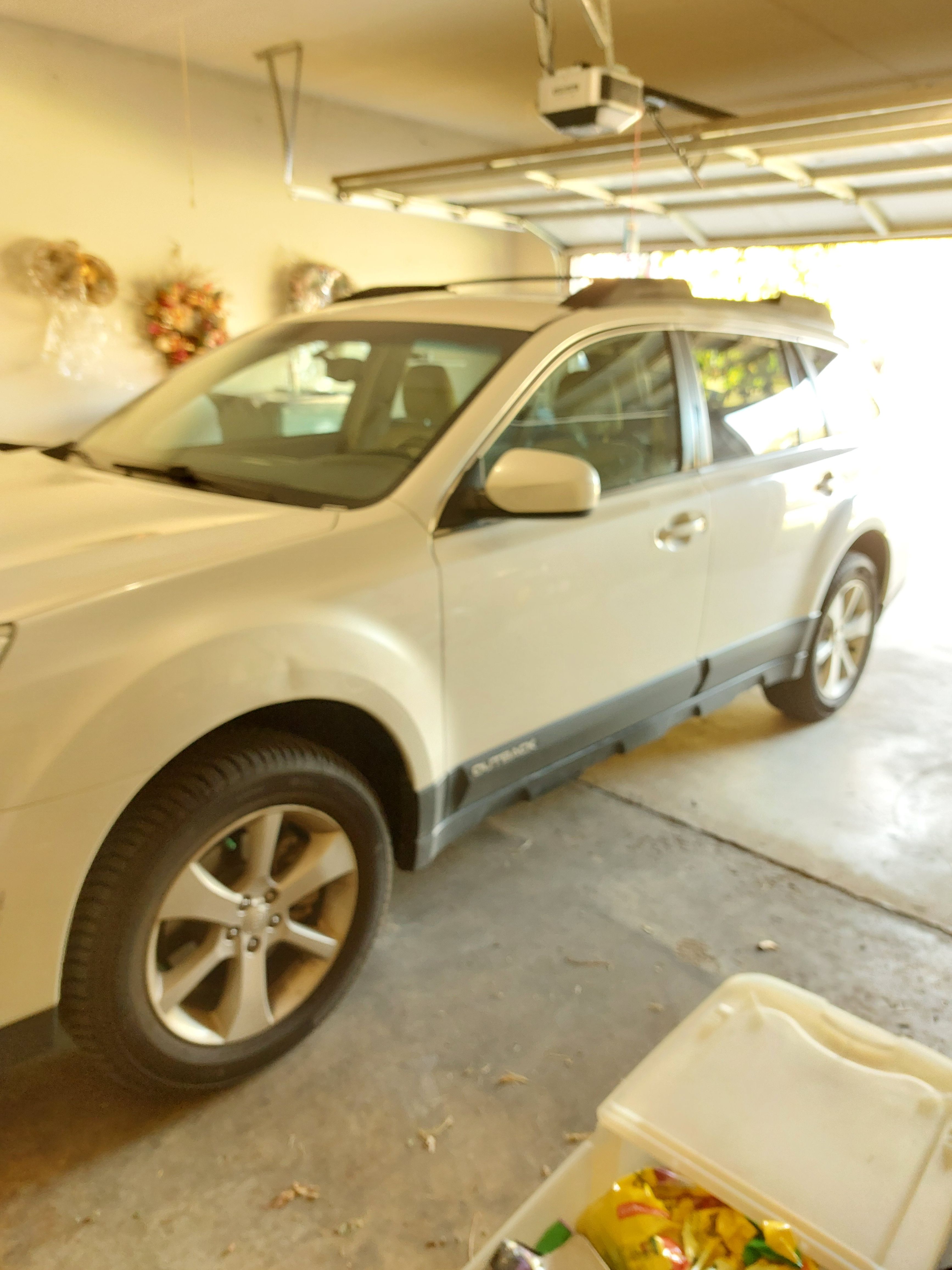 Used 2013 Subaru Outback 3.6R Limited AWD/4WD image 4