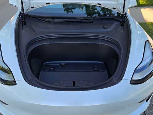 Used 2019 Tesla Model 3 Standard Range Plus image 6