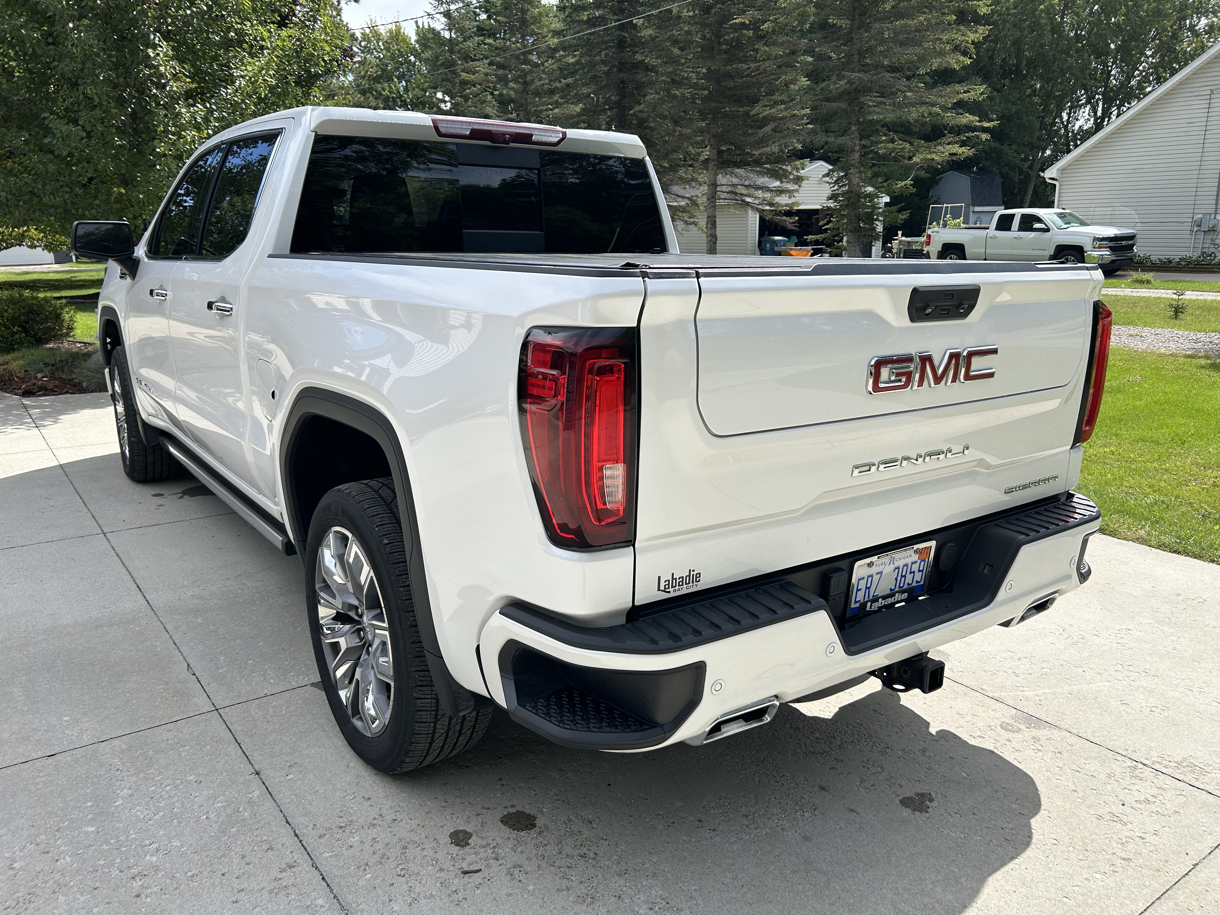 Used 2023 GMC Sierra 1500 Denali w/ Denali Reserve Package AWD/4WD image 12