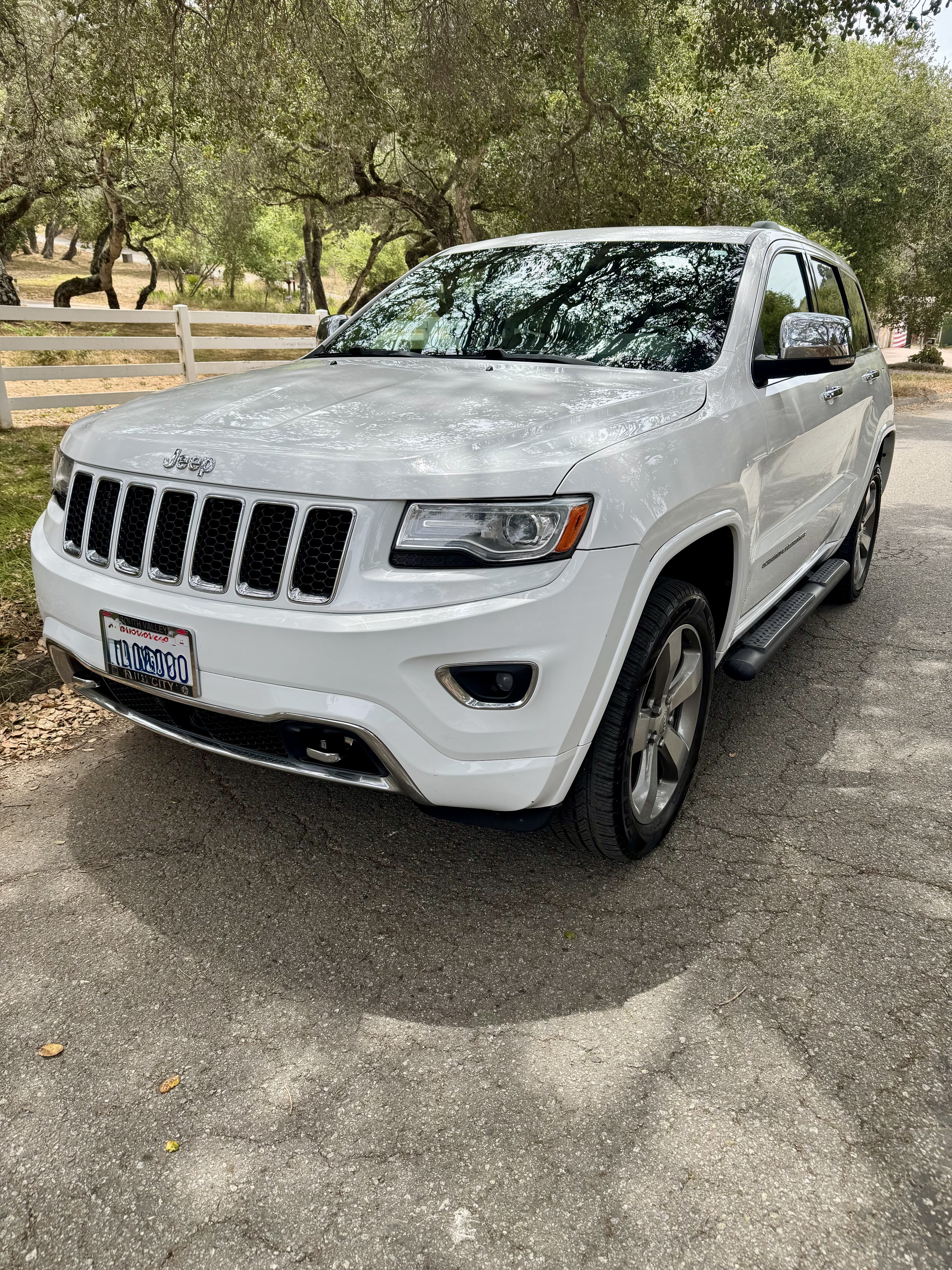 Used 2014 Jeep Grand Cherokee Overland w/ Advanced Technology Group AWD/4WD image 1