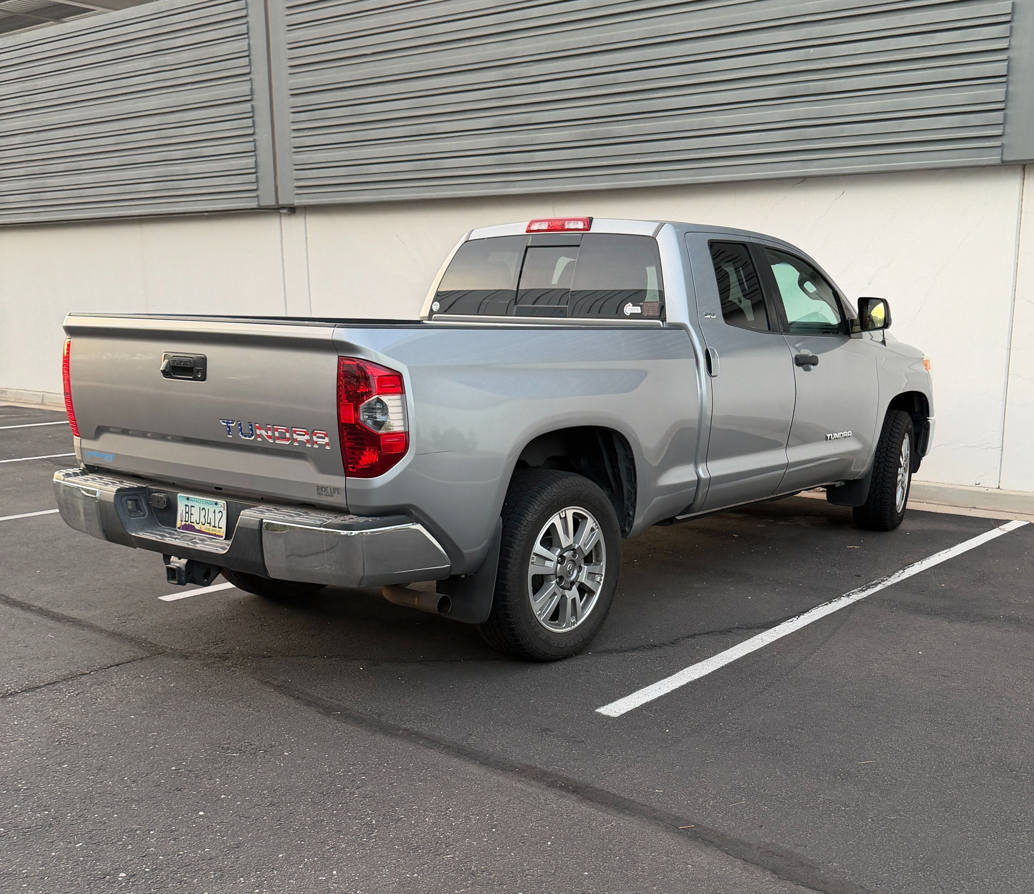 Used 2014 Toyota Tundra SR5 w/ SR5 Upgrade Package RWD image 1