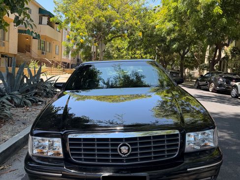 Used 1997 Cadillac De Ville Concours w/ Safety/Security Pkg FWD image 12