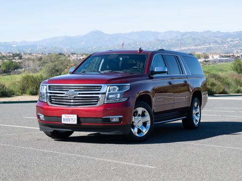 Used 2018 Chevrolet Suburban Premier image 1