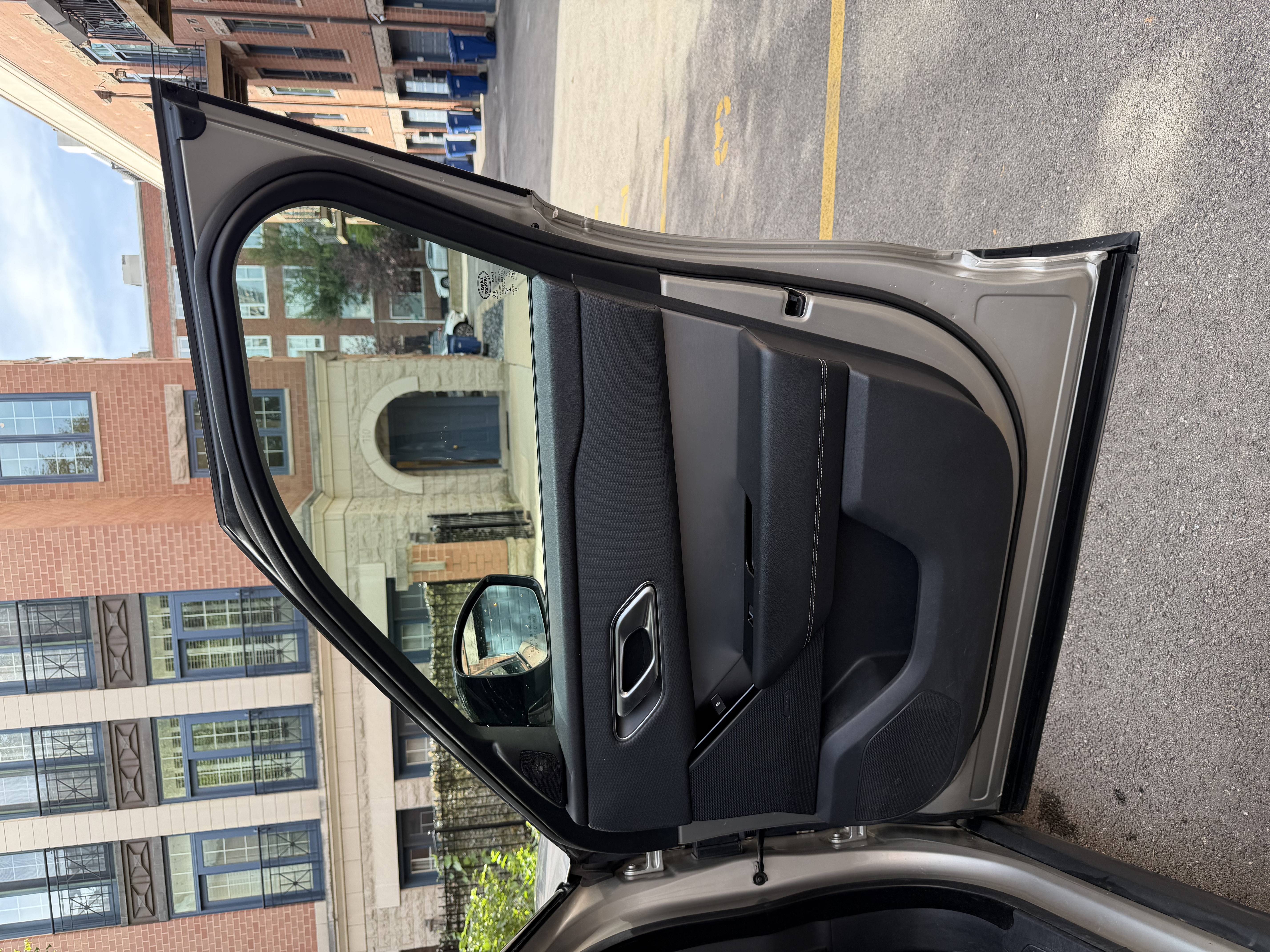 Used 2020 Land Rover Range Rover Velar S AWD/4WD image 18