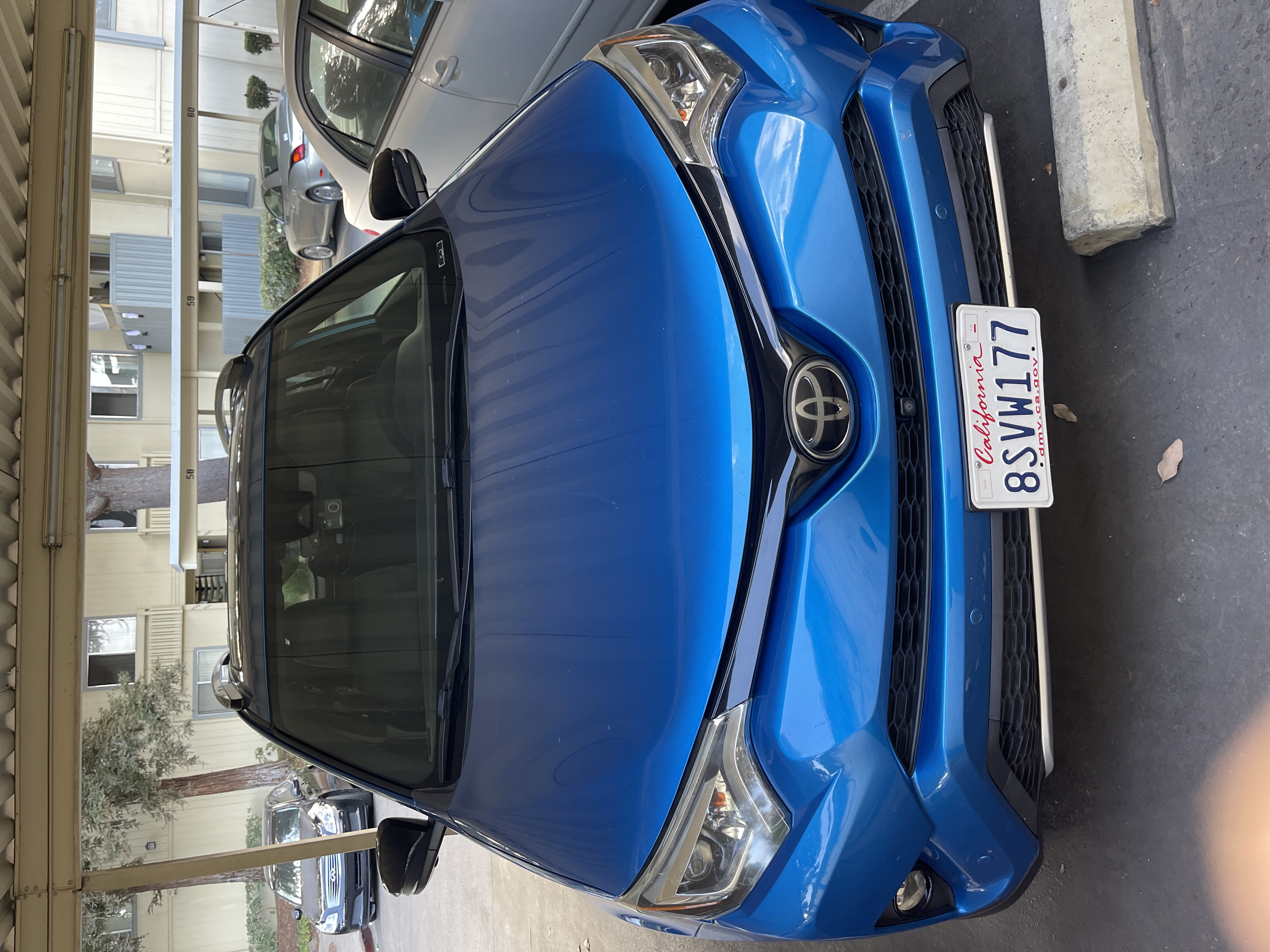Used 2018 Toyota RAV4 SE w/ Advanced Technology Package AWD/4WD image 4