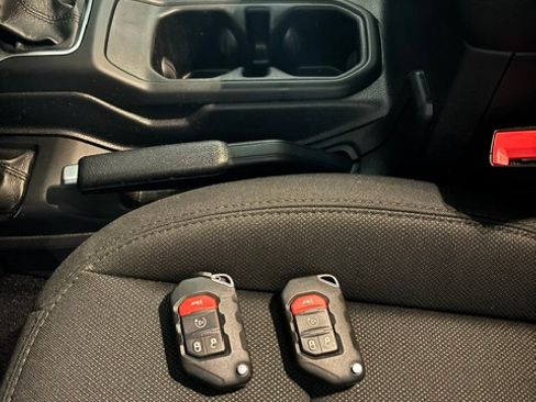 Used 2019 Jeep Wrangler Unlimited Sport S AWD/4WD image 14