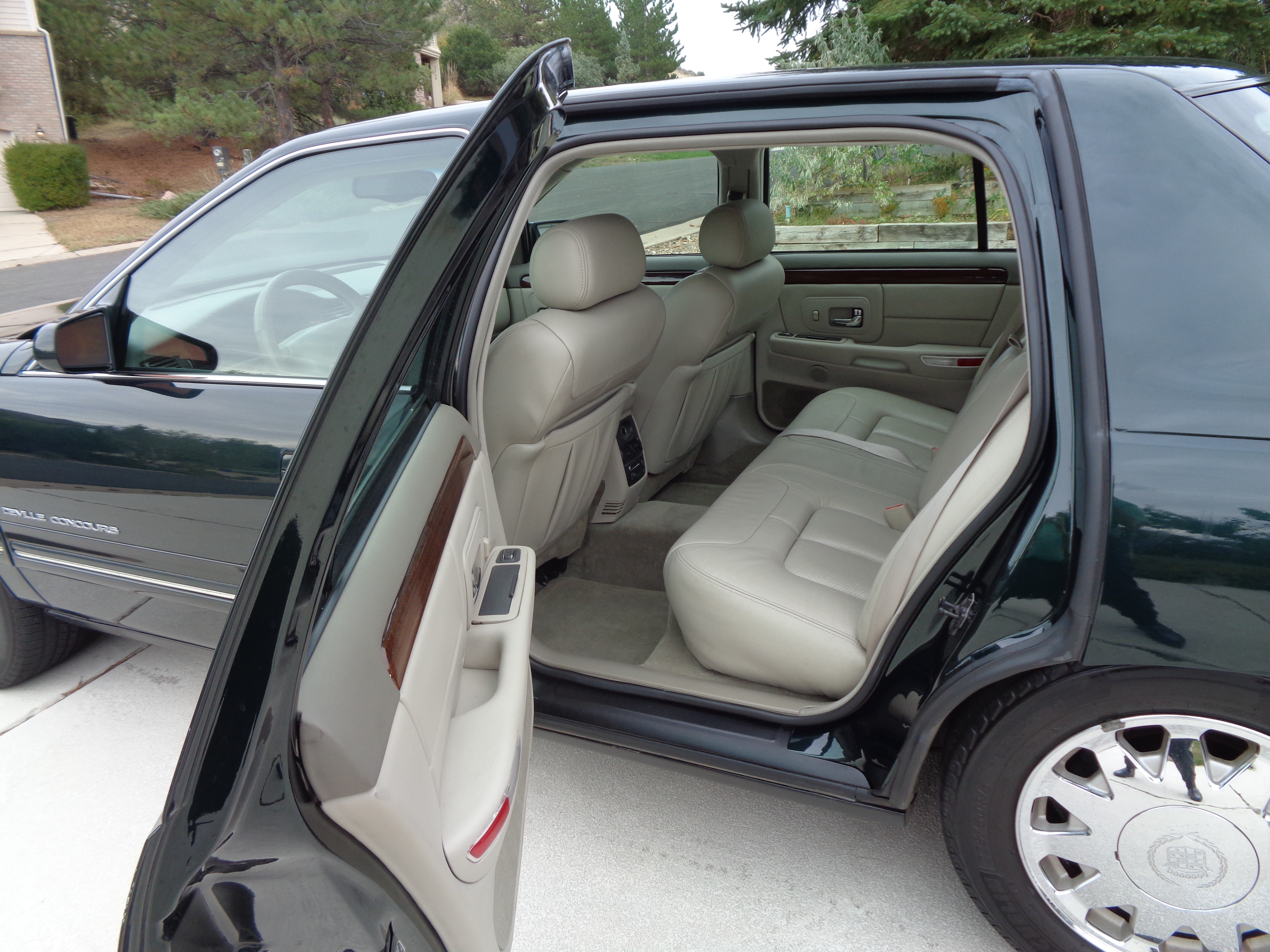 Used 1999 Cadillac De Ville Concours FWD image 5
