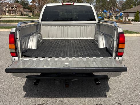 Used 2007 GMC Sierra 1500 SLE w/ Extended Cab Value Package image 9