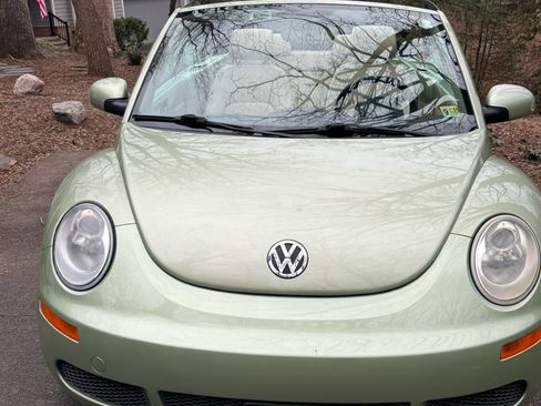 Used 2008 Volkswagen Beetle SE image 9