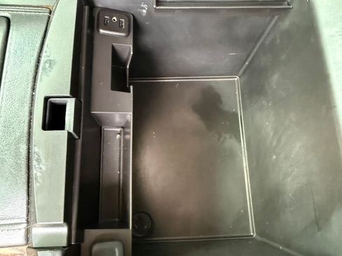 Used 2017 Chevrolet Suburban Premier image 19