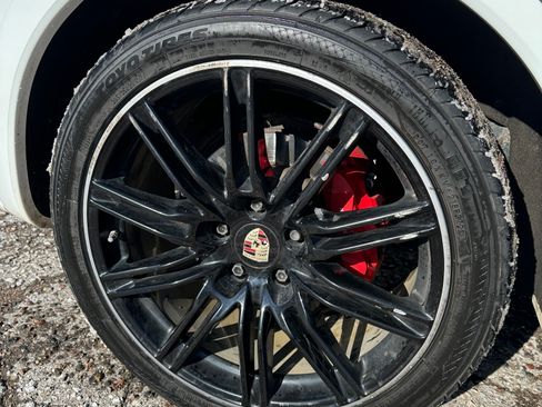 Used 2013 Porsche Cayenne GTS image 18