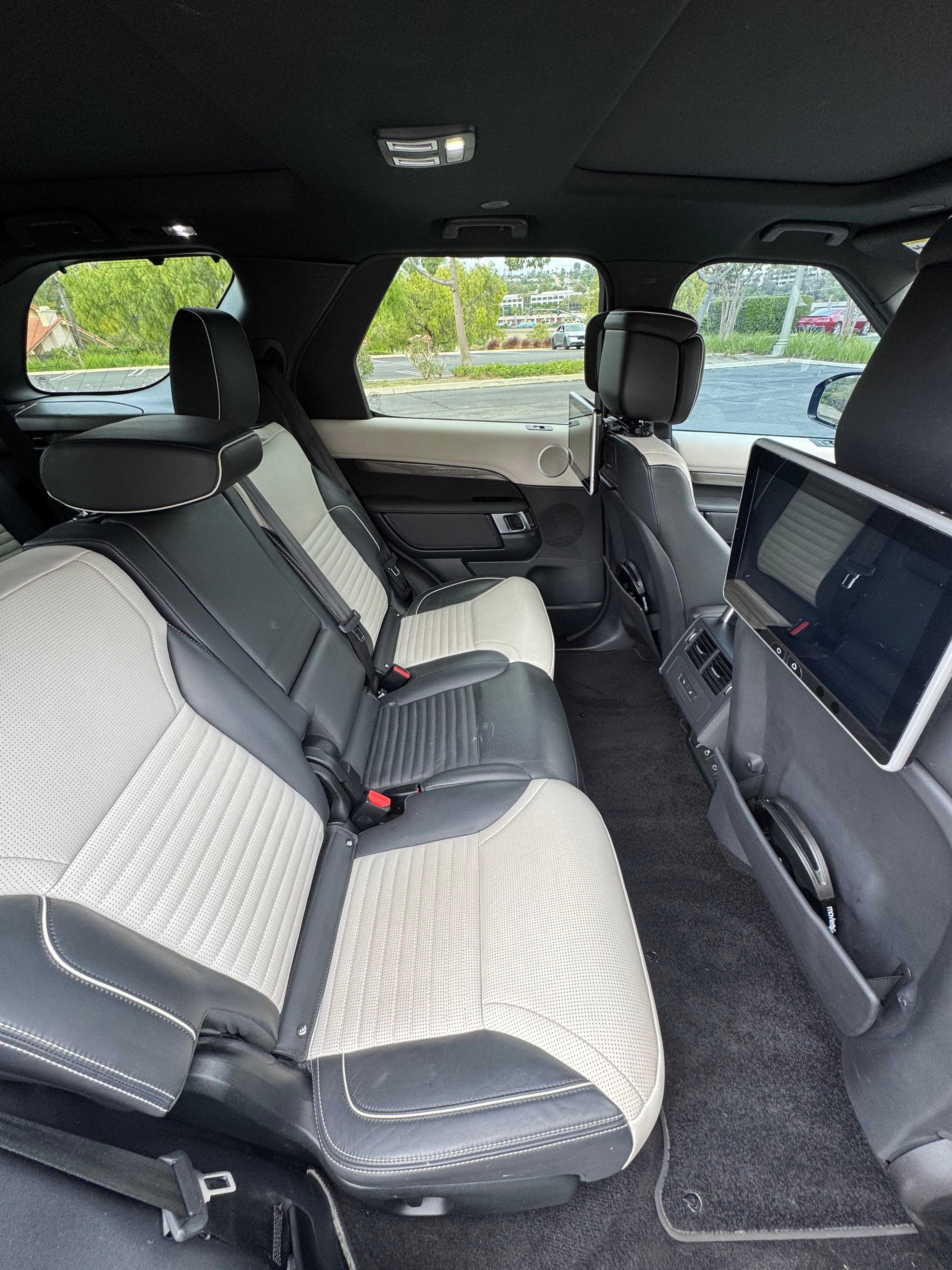 Used 2022 Land Rover Discovery HSE R-Dynamic AWD/4WD image 25