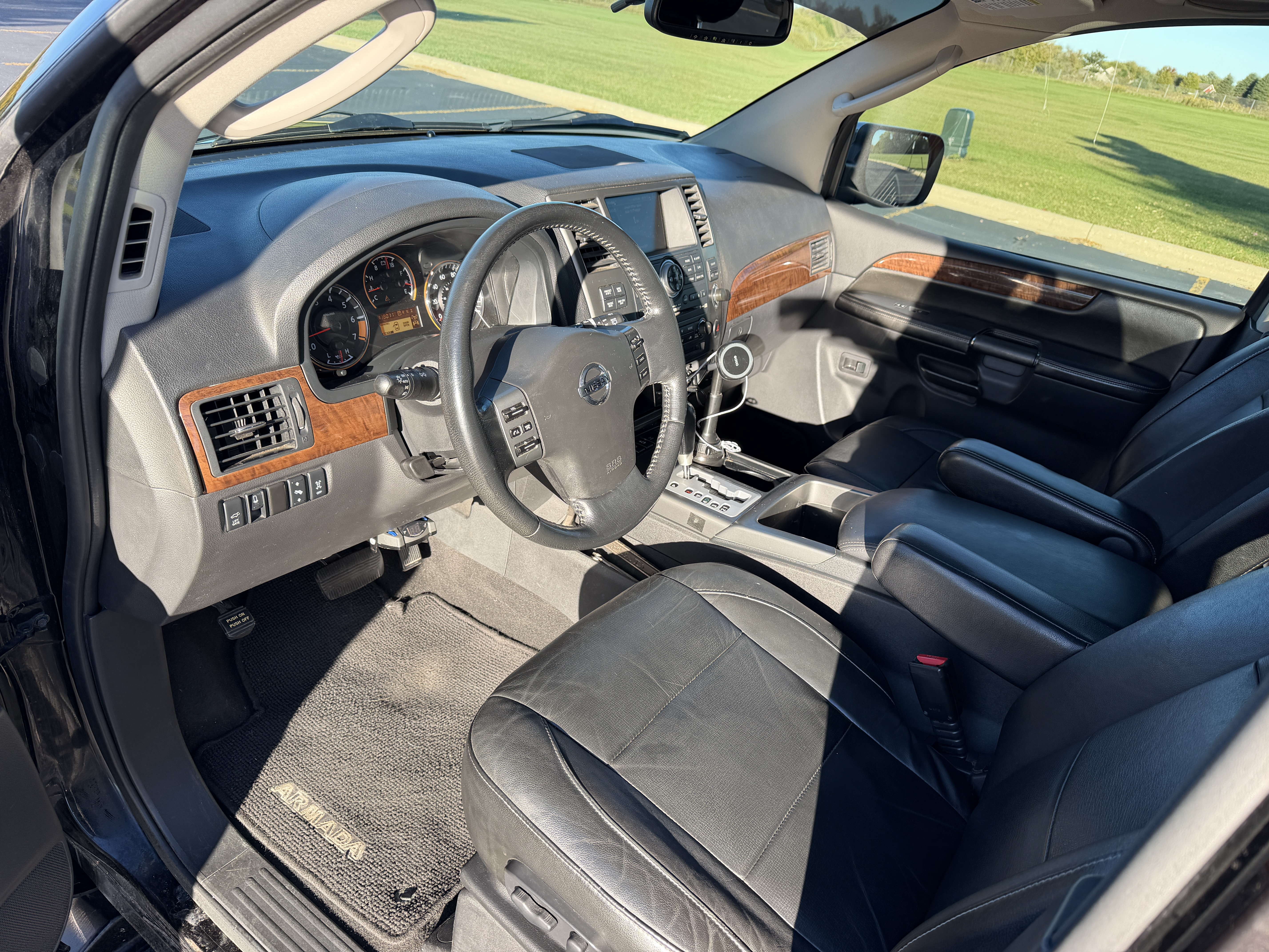 Used 2012 Nissan Armada Platinum AWD/4WD image 17