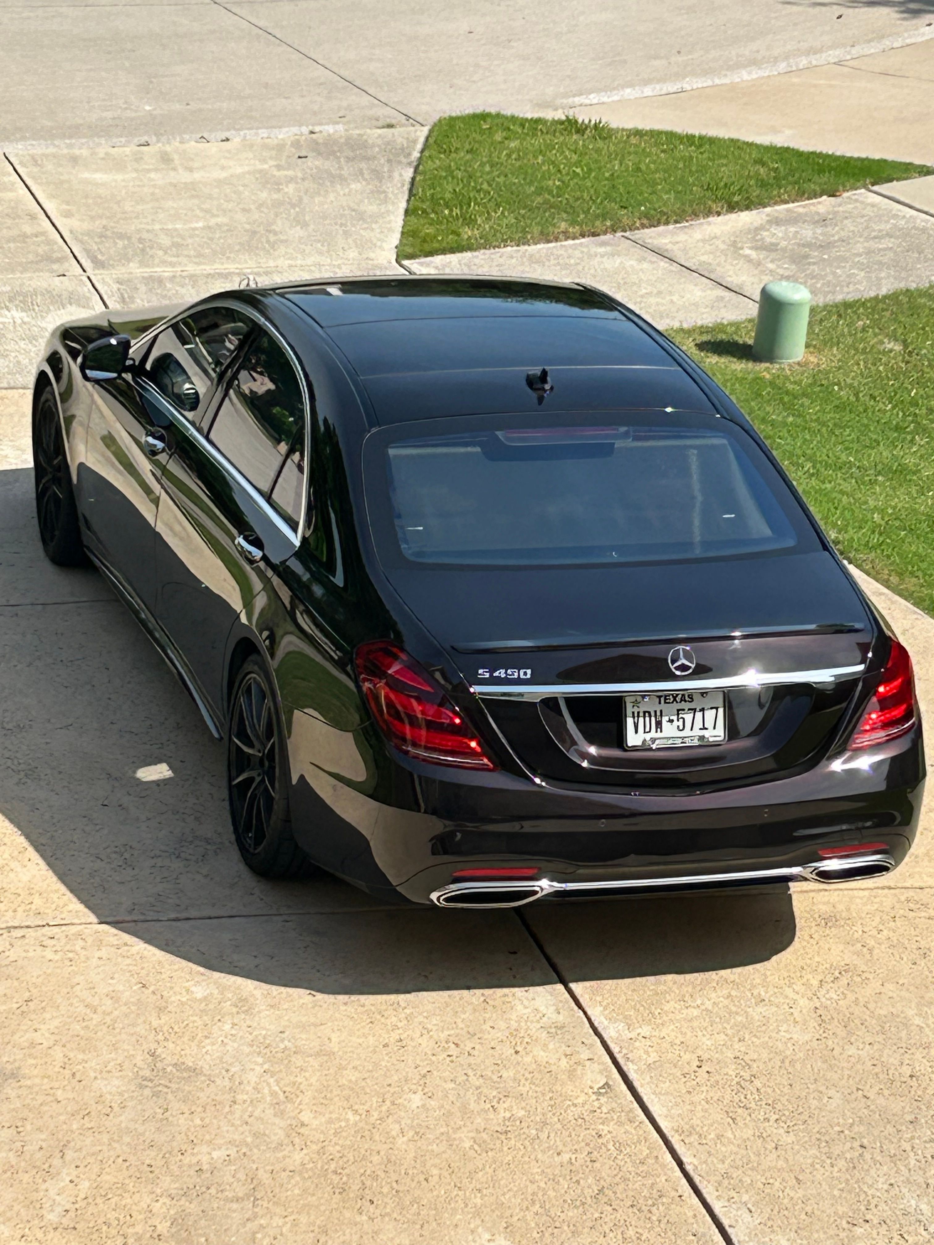 Used 2020 Mercedes-Benz S 450 Sedan w/ AMG Line Exterior image 1