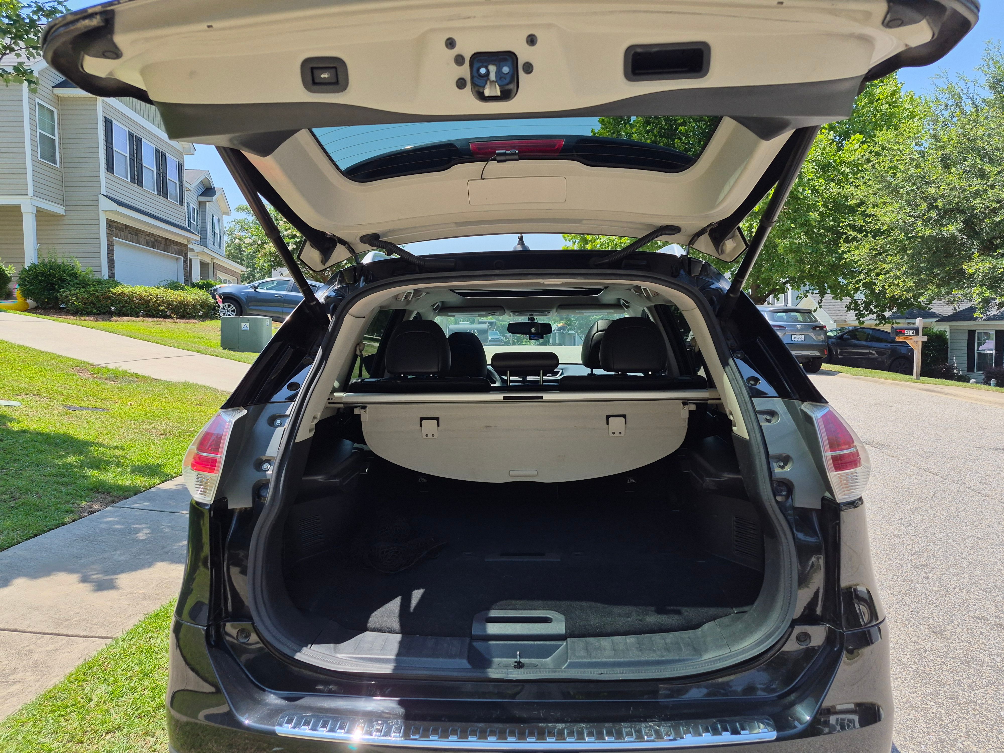 Used 2016 Nissan Rogue SL w/ SL Premium Package FWD image 14