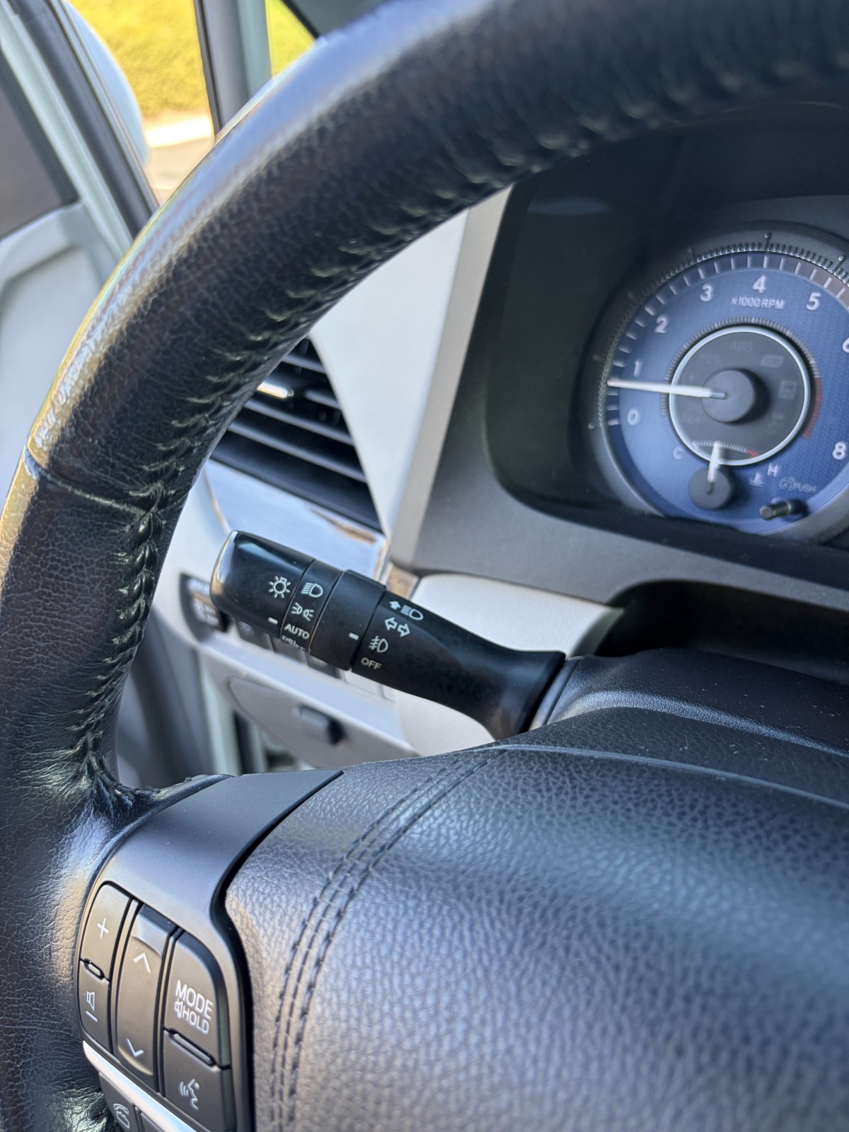 Used 2015 Toyota Sienna XLE w/ XLE Navigation Package FWD image 10