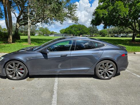 Used 2016 Tesla Model S P90D image 4