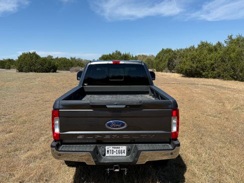 Used 2018 Ford F250 Lariat w/ Lariat Value Package image 8