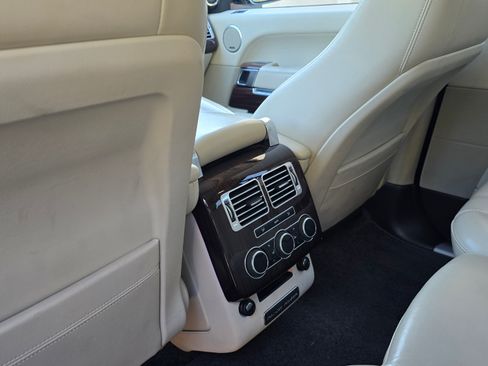 Used 2014 Land Rover Range Rover Supercharged image 19