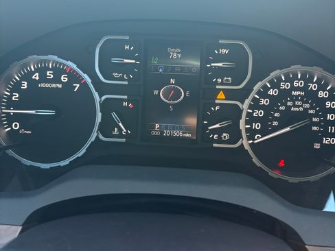 Used 2018 Toyota Tundra Limited image 3