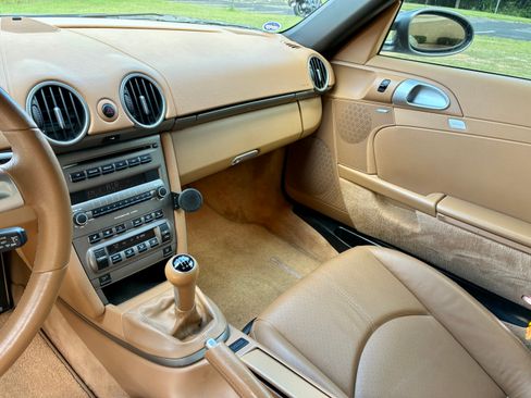 Used 2006 Porsche Boxster RWD image 13