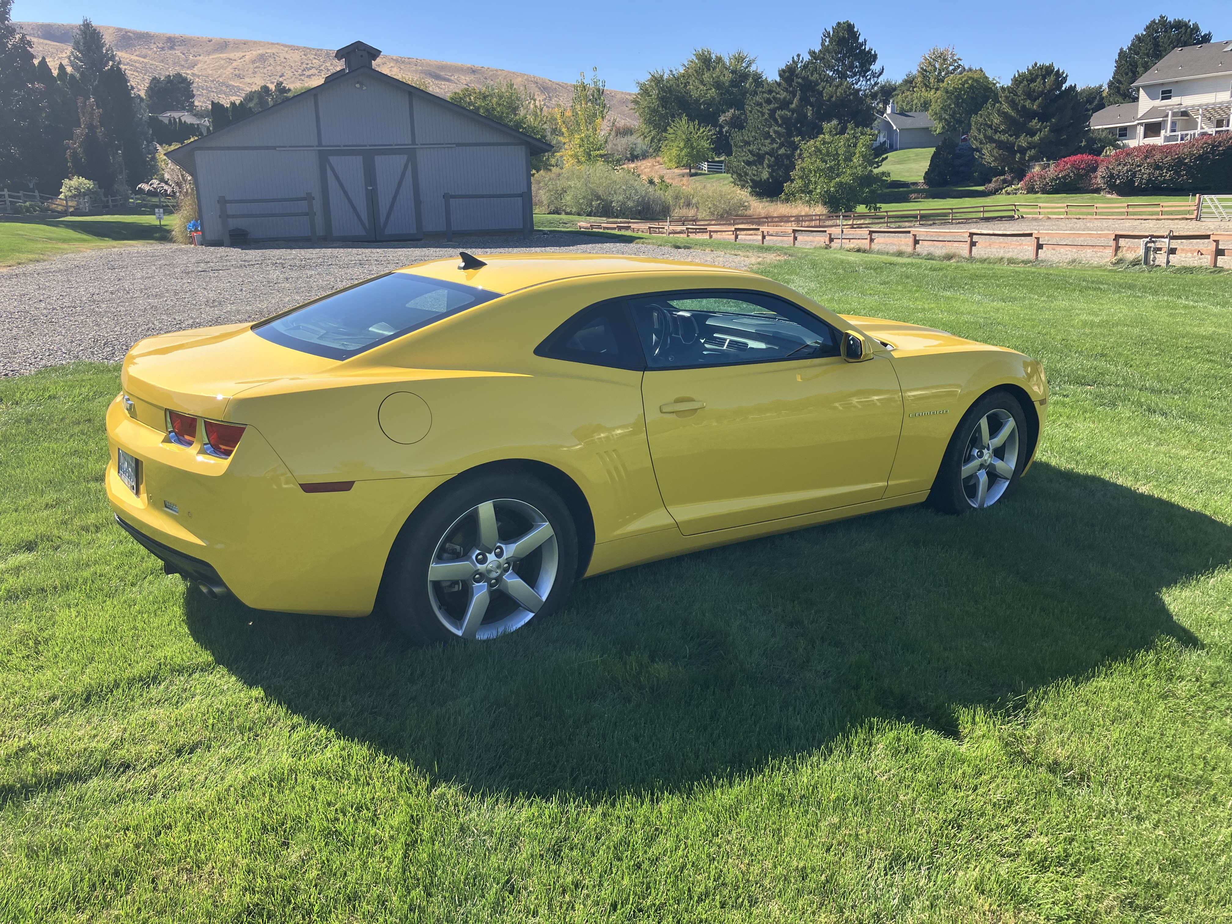 Used 2011 Chevrolet Camaro LT RWD image 8