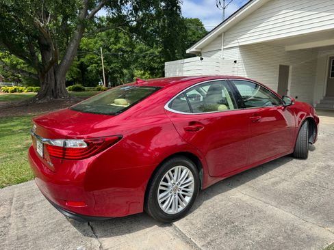 Used 2014 Lexus ES 350 w/ Luxury Package FWD image 4
